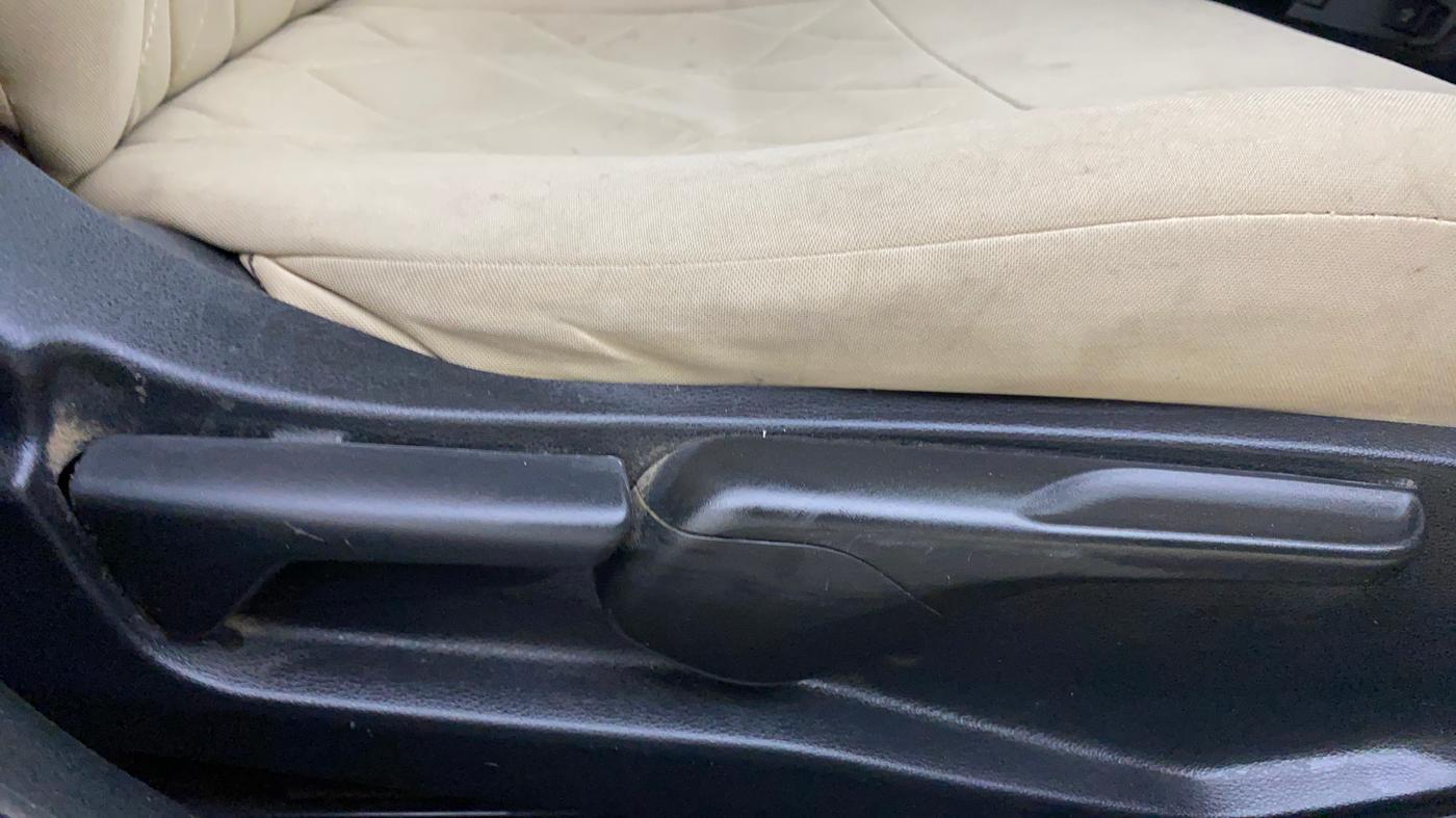 2019 Honda Civic 1.8L I-VTEC V CVT, Petrol, Automatic, 1,05,057 km, Driver Side Adjustment Panel
