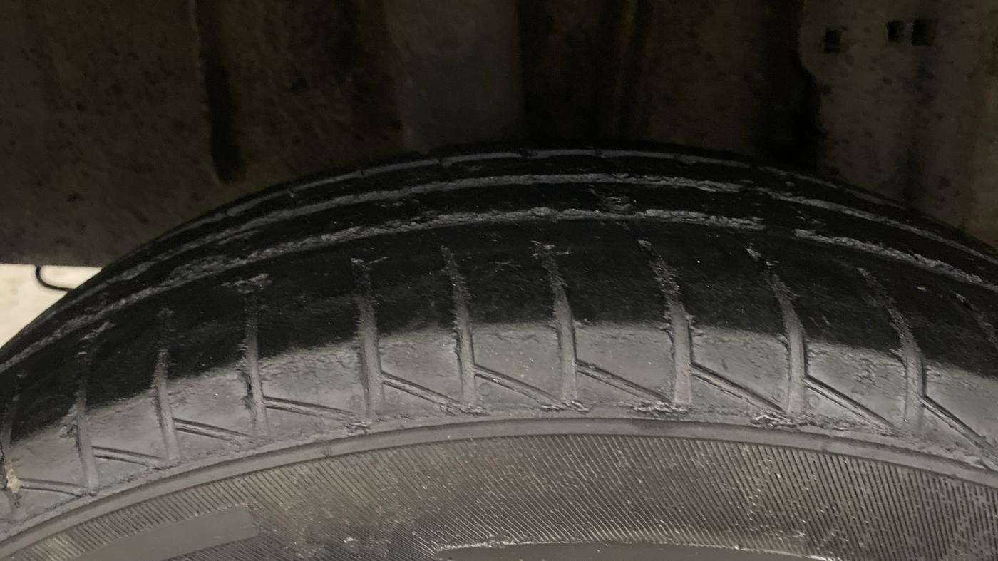 2019 Renault TRIBER RXZ, Petrol, Manual, 44,865 km, Right Rear Tyre Tread