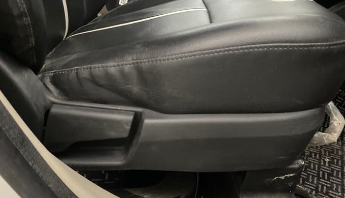 2019 Renault TRIBER RXZ, Petrol, Manual, 44,865 km, Driver Side Adjustment Panel