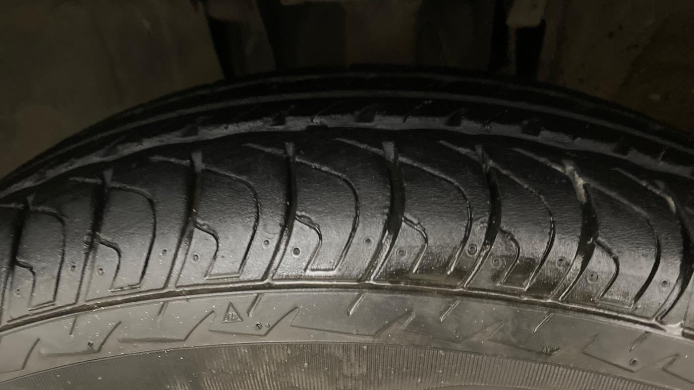 2019 Renault TRIBER RXZ, Petrol, Manual, 44,865 km, Left Front Tyre Tread