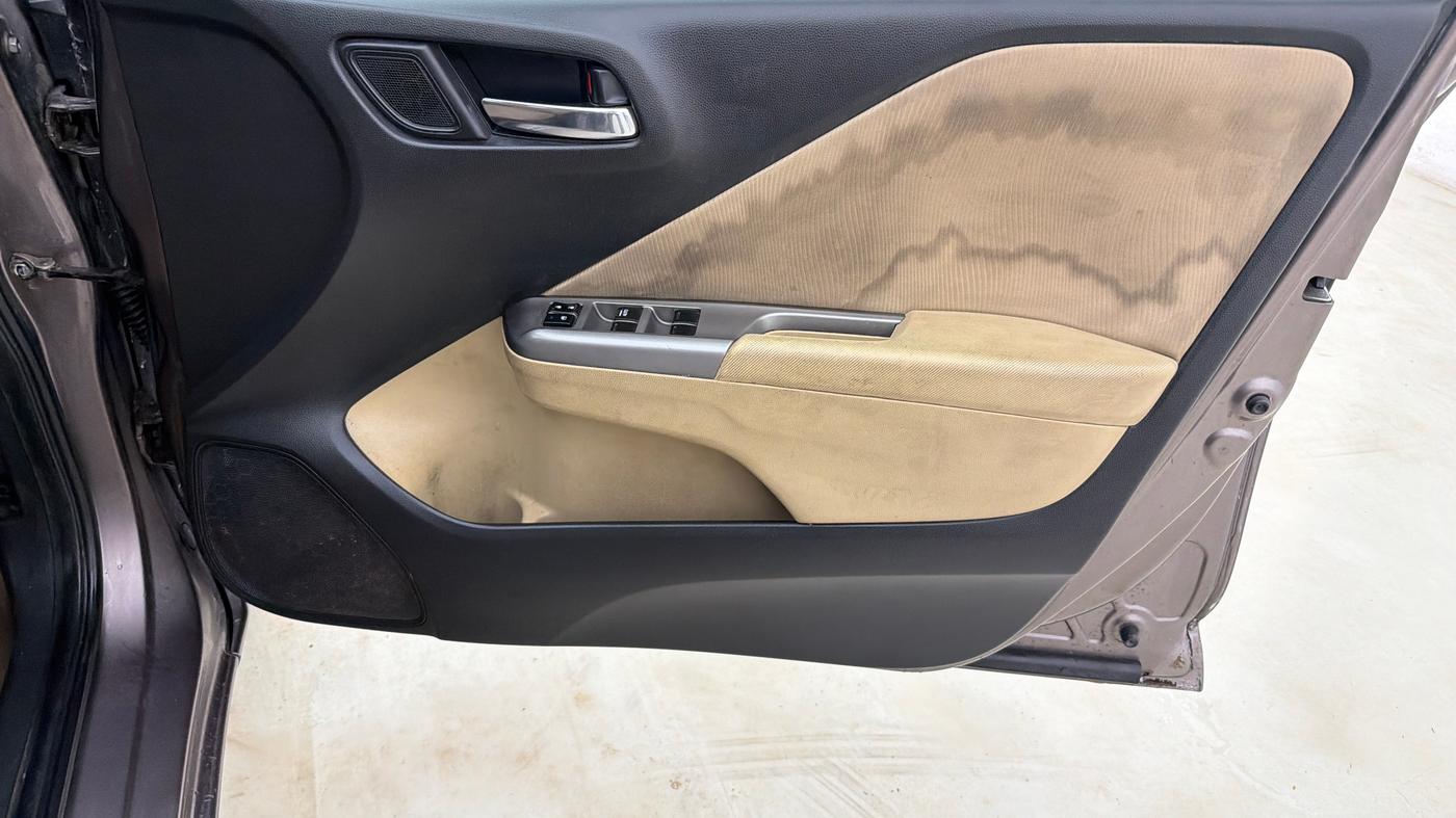 2017 Honda City 1.5L I-VTEC V MT, Petrol, Manual, 53,477 km, Driver Side Door Panels Control