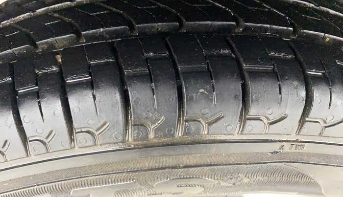 2012 Maruti Alto 800 LXI, Petrol, Manual, 60,998 km, Right Rear Tyre Tread