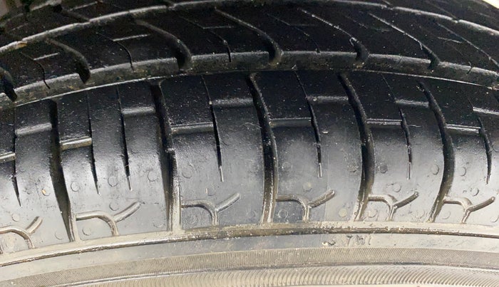 2012 Maruti Alto 800 LXI, Petrol, Manual, 60,998 km, Left Rear Tyre Tread