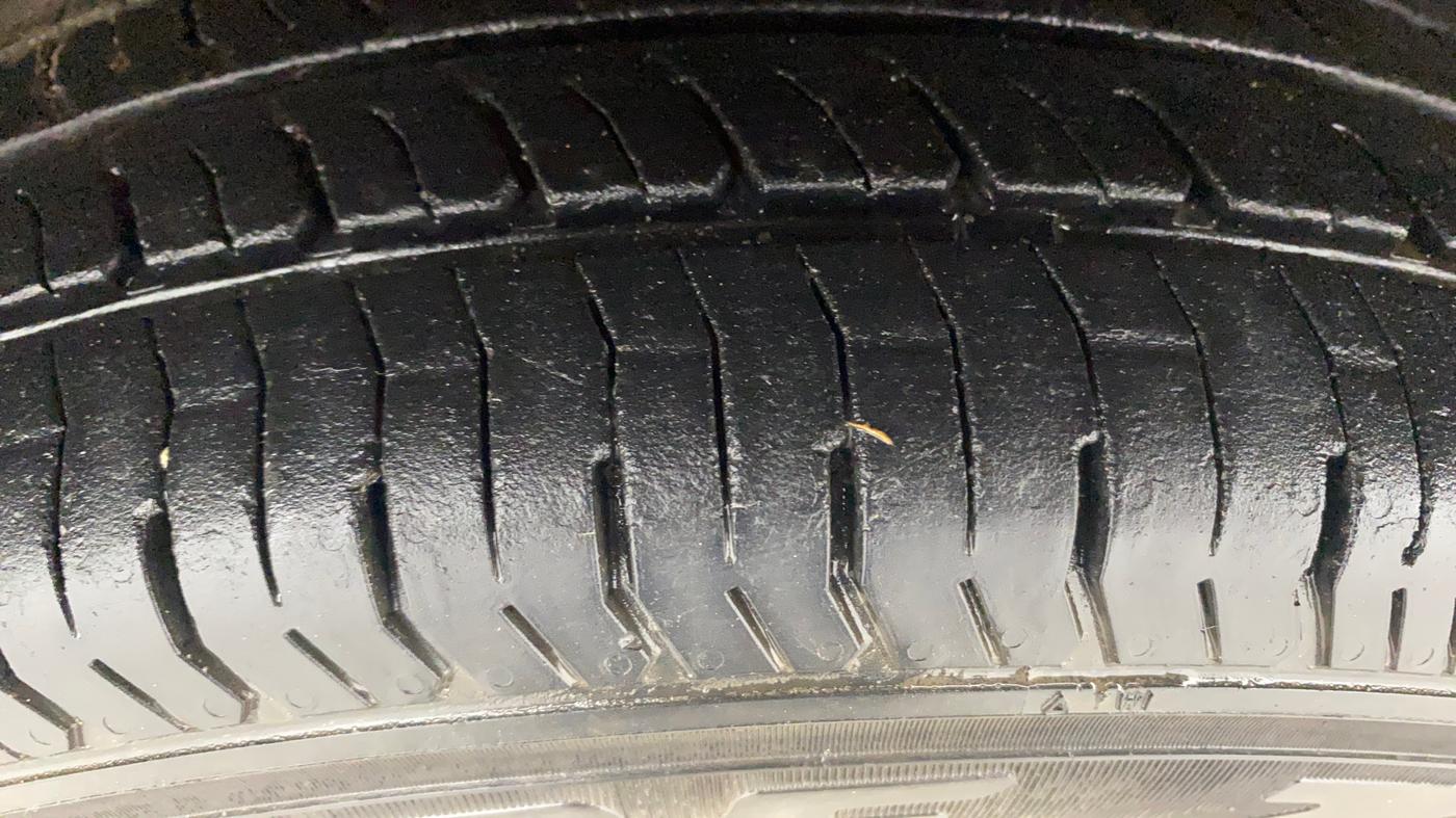 2012 Maruti Alto 800 LXI, Petrol, Manual, 61,107 km, Left Front Tyre Tread
