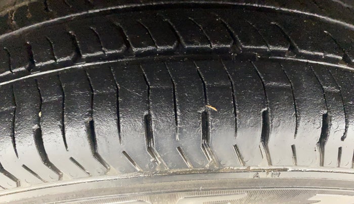 2012 Maruti Alto 800 LXI, Petrol, Manual, 60,998 km, Left Front Tyre Tread