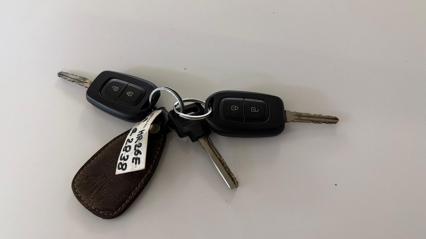 2021 Nissan MAGNITE XL, Petrol, Manual, 48,229 km, Key Close Up