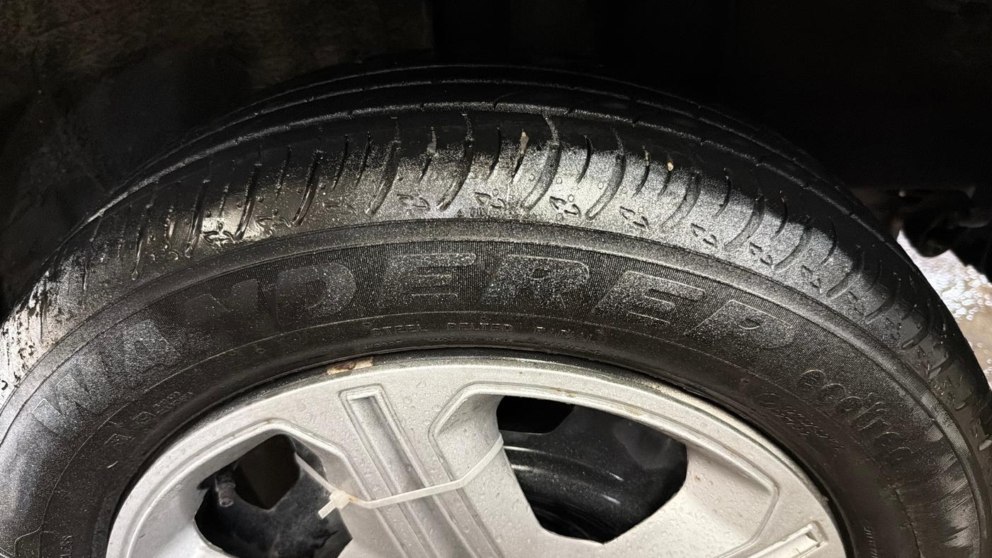 2021 Nissan MAGNITE XL, Petrol, Manual, 48,229 km, Left Rear Tyre Tread