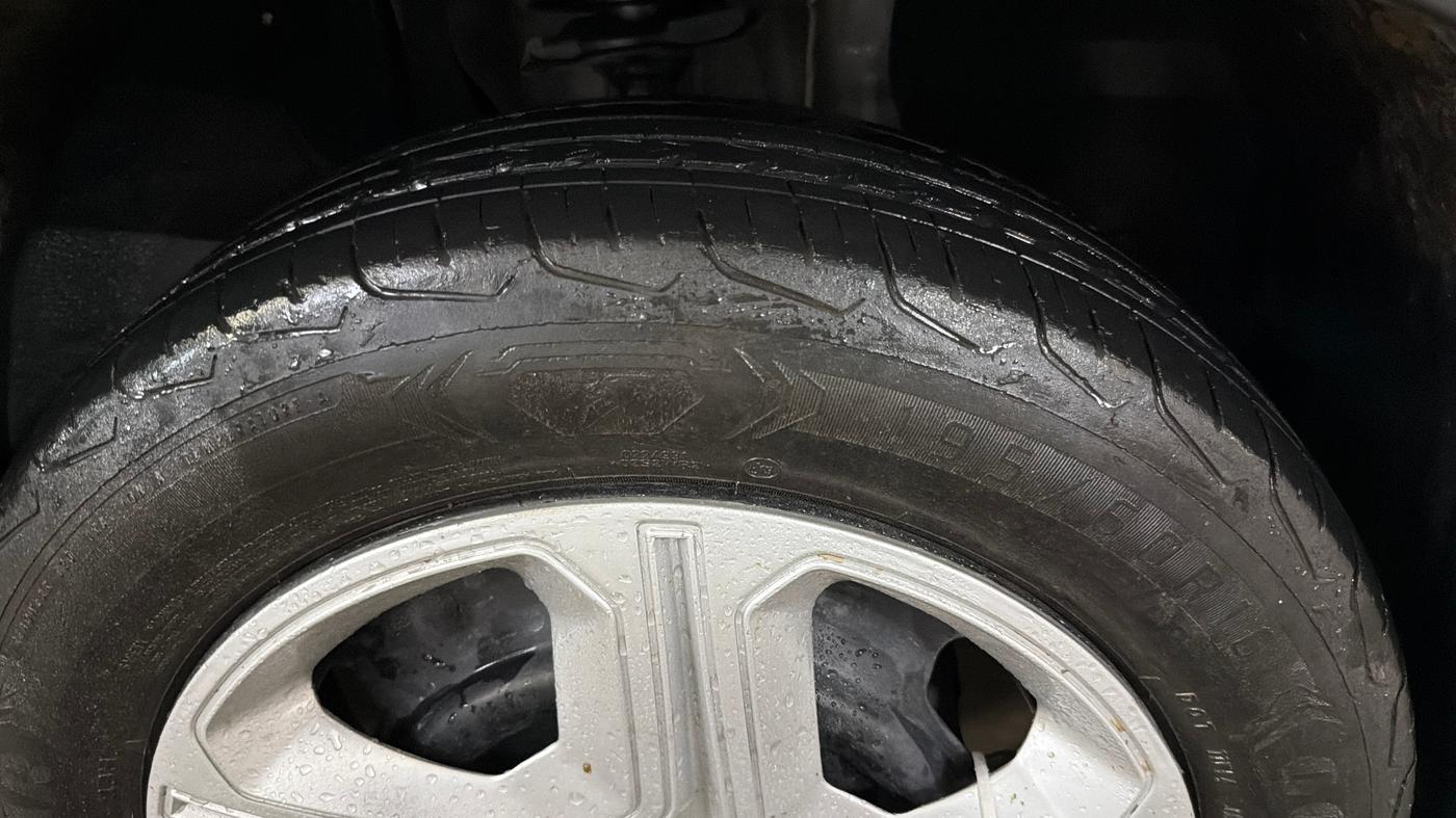2021 Nissan MAGNITE XL, Petrol, Manual, 48,229 km, Right Front Tyre Tread