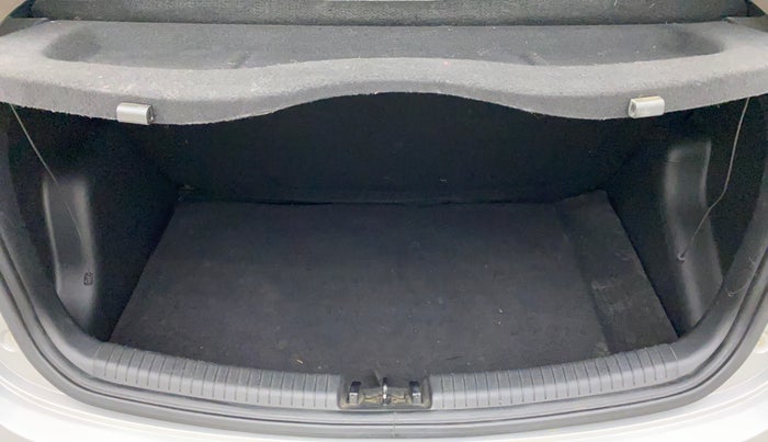 2017 Hyundai Grand i10 SPORTZ (O) 1.2 KAPPA VTVT, Petrol, Manual, 31,018 km, Boot Inside