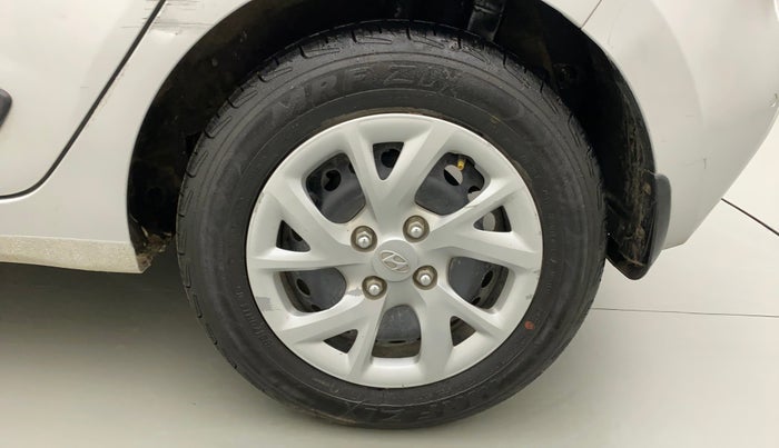 2017 Hyundai Grand i10 SPORTZ (O) 1.2 KAPPA VTVT, Petrol, Manual, 31,018 km, Left Rear Wheel