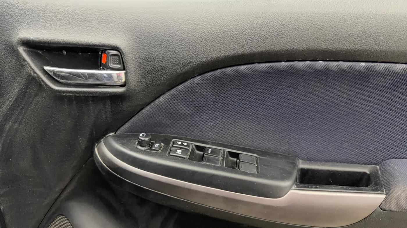 2019 Maruti Baleno ZETA CVT PETROL 1.2, Petrol, Automatic, 62,438 km, Driver Side Door Panels Control