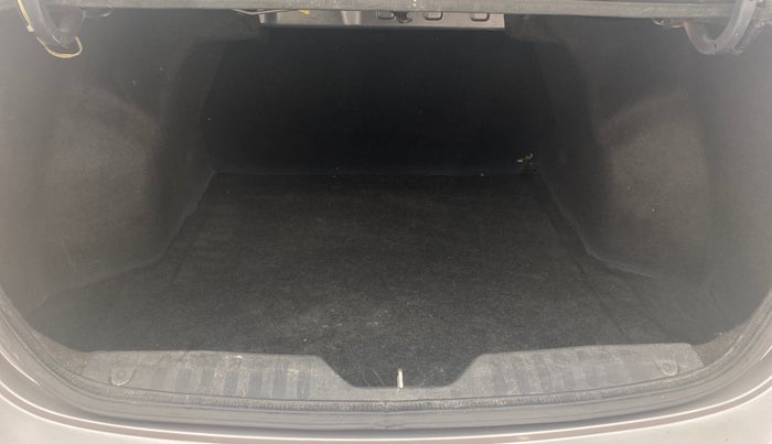 2018 Maruti Ciaz DELTA 1.5 SHVS MT PETROL, Petrol, Manual, 29,750 km, Boot Inside