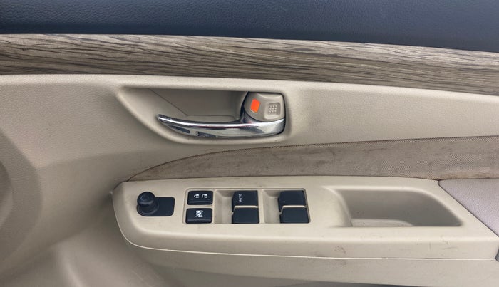 2018 Maruti Ciaz DELTA 1.5 SHVS MT PETROL, Petrol, Manual, 29,750 km, Driver Side Door Panels Control