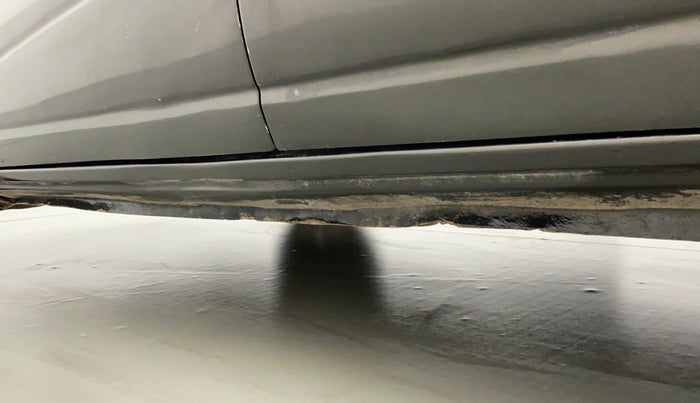 2017 Renault Kwid RXT 1.0 AMT (O), CNG, Automatic, 42,954 km, Left running board - Slightly dented