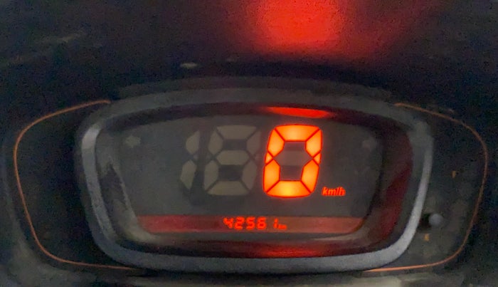 2017 Renault Kwid RXT 1.0 AMT (O), CNG, Automatic, 42,954 km, Odometer Image