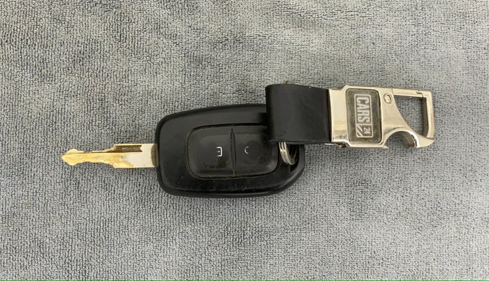 2017 Renault Kwid RXT 1.0 AMT (O), CNG, Automatic, 42,954 km, Key Close Up