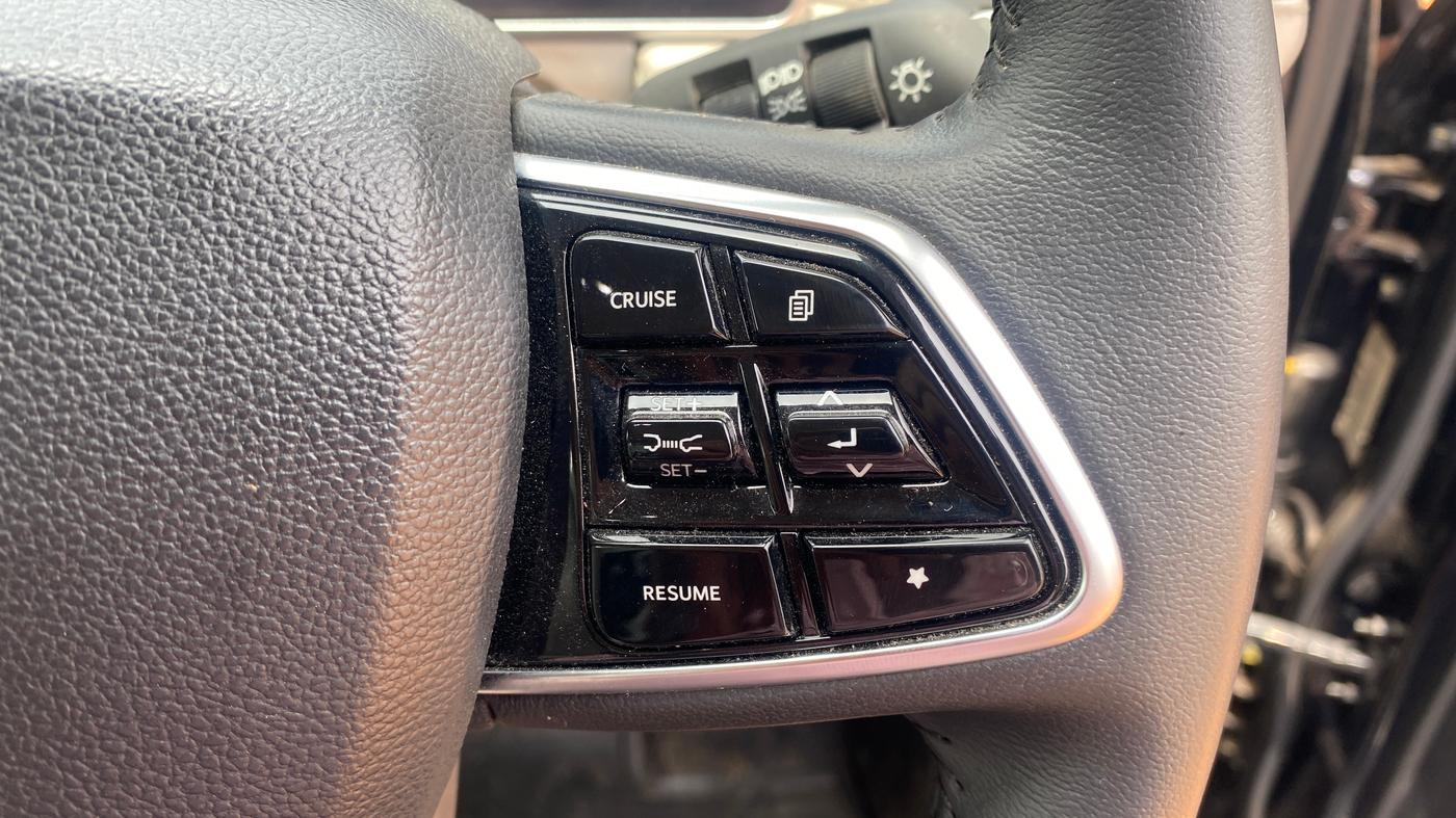 2023 Mahindra XUV700 AX 7 LUXURY P AT 7 STR, Petrol, Automatic, 24,212 km, Adaptive Cruise Control