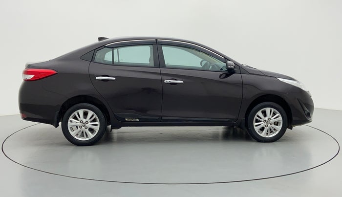 2018 Toyota YARIS V CVT, Petrol, Automatic, 59,938 km, Right Side View