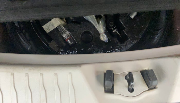 2019 Mahindra XUV300 W8 (O) 1.2 PETROL, Petrol, Manual, 41,851 km, Spare Tyre