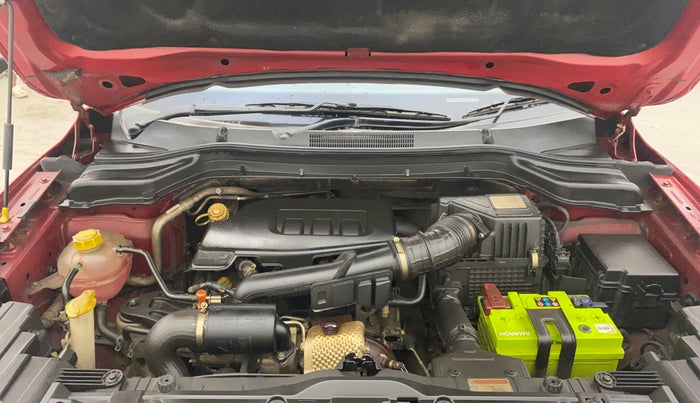 2019 Mahindra XUV300 W8 (O) 1.2 PETROL, Petrol, Manual, 41,851 km, Engine View