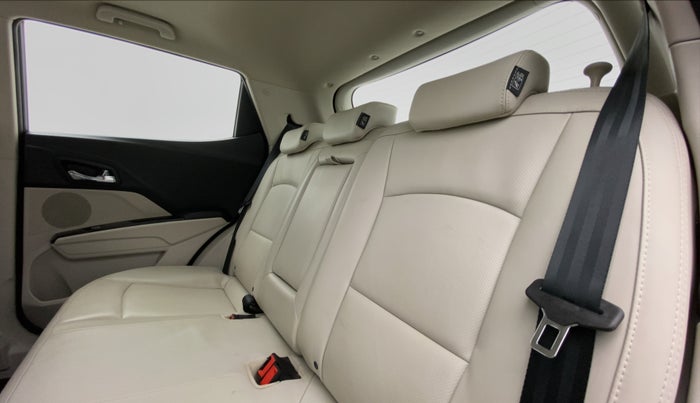 2021 Mahindra XUV300 W8(O), Diesel, Manual, 15,738 km, Right Side Rear Door Cabin