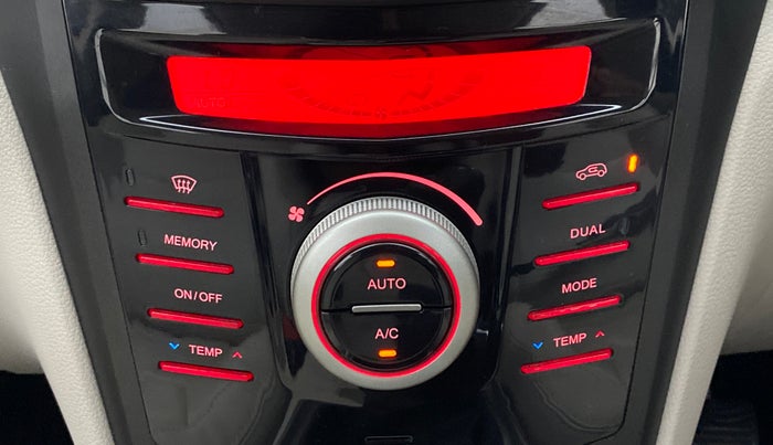 2021 Mahindra XUV300 W8(O), Diesel, Manual, 15,738 km, Automatic Climate Control