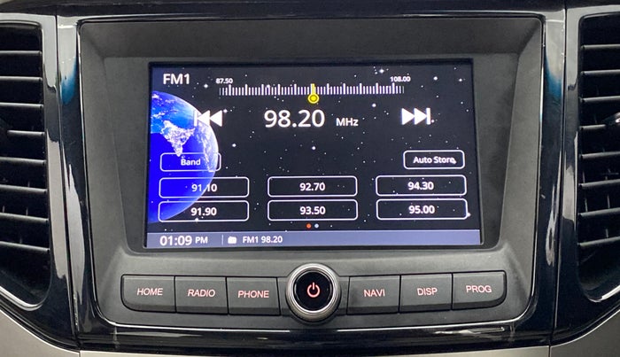 2021 Mahindra XUV300 W8(O), Diesel, Manual, 15,738 km, Infotainment System