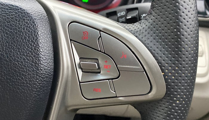 2021 Mahindra XUV300 W8(O), Diesel, Manual, 15,738 km, Adaptive Cruise Control