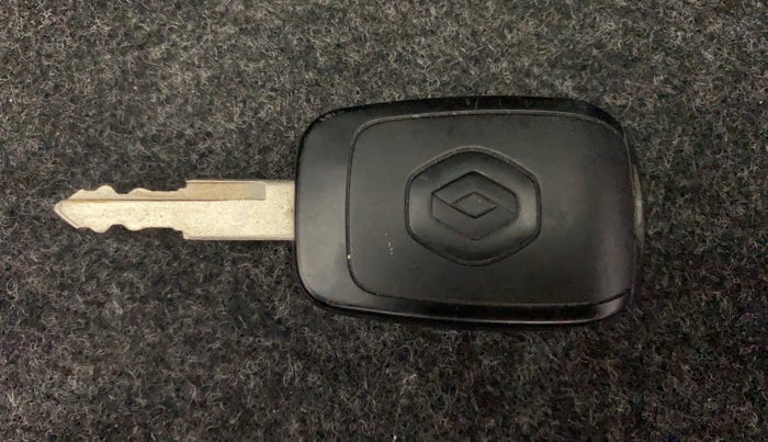 2017 Renault Kwid RXT 1.0 AMT, Petrol, Automatic, 39,400 km, Key Close Up