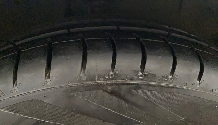 2018 Hyundai Grand i10 MAGNA 1.2 KAPPA VTVT, Petrol, Manual, 62,142 km, Right Front Tyre Tread