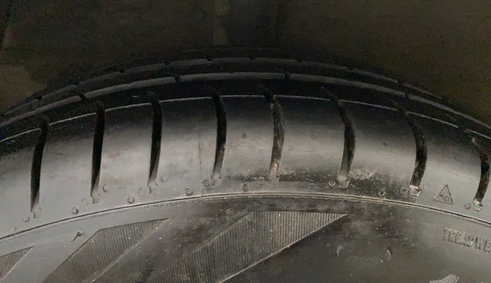 2018 Hyundai Grand i10 MAGNA 1.2 KAPPA VTVT, Petrol, Manual, 62,142 km, Right Rear Tyre Tread