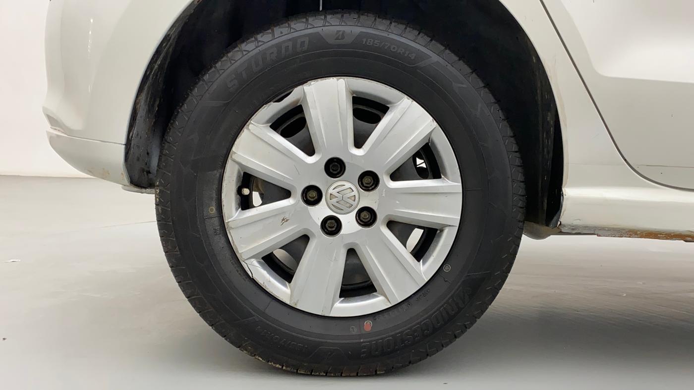 2012 Volkswagen Polo TRENDLINE 1.2L DIESEL, Diesel, Manual, 1,05,242 km, Right Rear Wheel