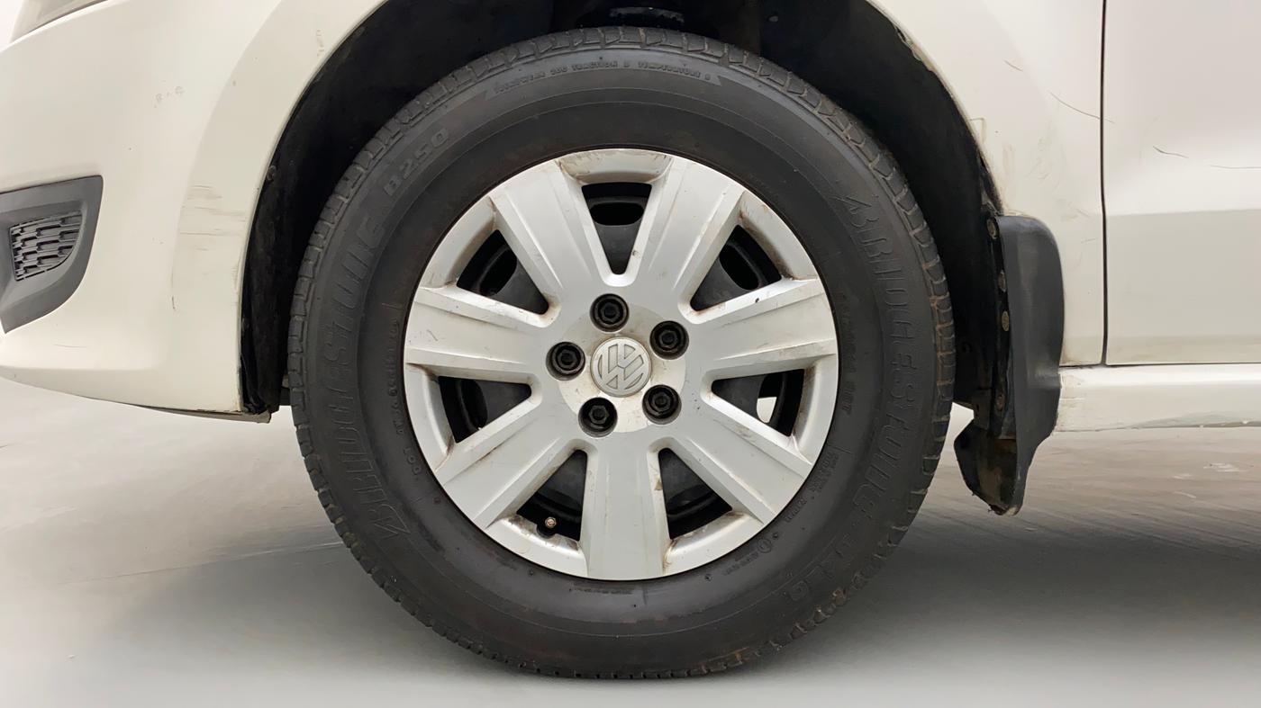 2012 Volkswagen Polo TRENDLINE 1.2L DIESEL, Diesel, Manual, 1,05,242 km, Left Front Wheel