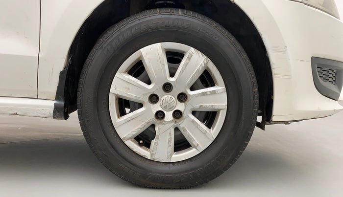 2012 Volkswagen Polo TRENDLINE 1.2L DIESEL, Diesel, Manual, 1,05,242 km, Right Front Wheel