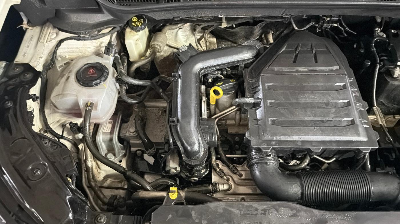 2022 Volkswagen TAIGUN HIGHLINE 1.0 TSI AT, Petrol, Automatic, 73,440 km, Engine View - Right