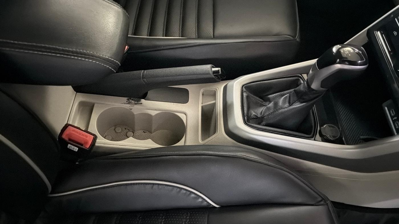 2022 Volkswagen TAIGUN HIGHLINE 1.0 TSI AT, Petrol, Automatic, 73,440 km, Gear Lever