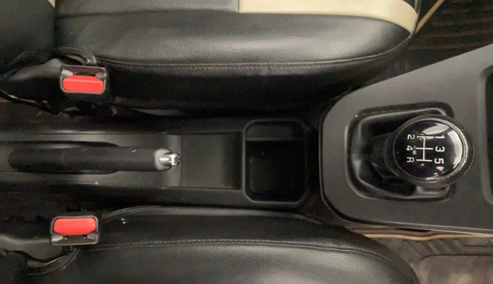 2019 Maruti New Wagon-R ZXI 1.2, Petrol, Manual, 77,401 km, Gear Lever