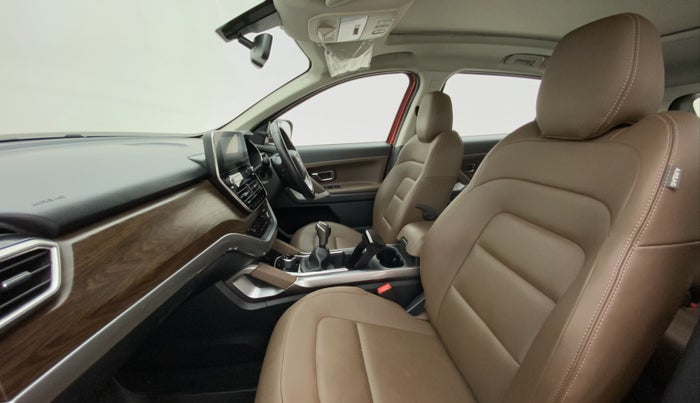 2020 Tata Harrier XZ +, Diesel, Manual, 46,510 km, Right Side Front Door Cabin