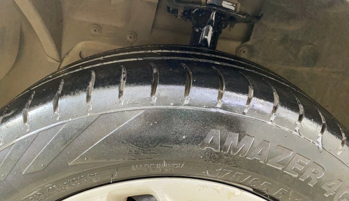 2015 Ford Figo Aspire TREND 1.2 PETROL, Petrol, Manual, 99,364 km, Left Front Tyre Tread