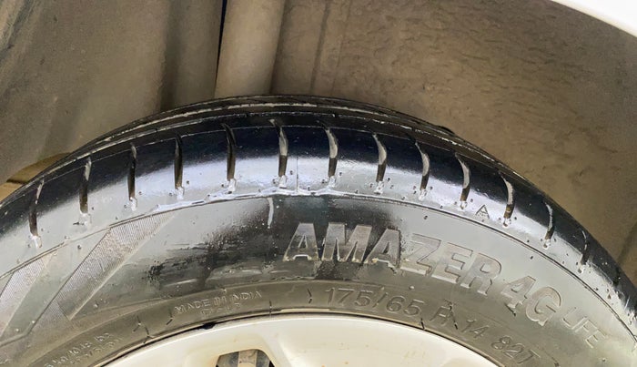 2015 Ford Figo Aspire TREND 1.2 PETROL, Petrol, Manual, 99,364 km, Right Rear Tyre Tread