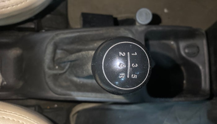 2015 Hyundai Eon ERA +, CNG, Manual, 82,955 km, Gear Lever