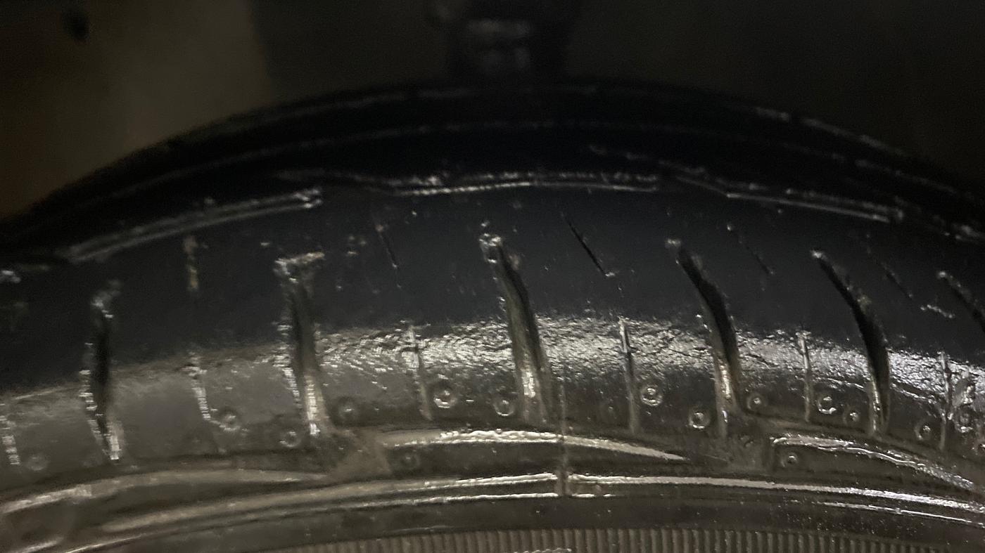 2015 Hyundai Eon ERA +, CNG, Manual, 82,955 km, Left Front Tyre Tread