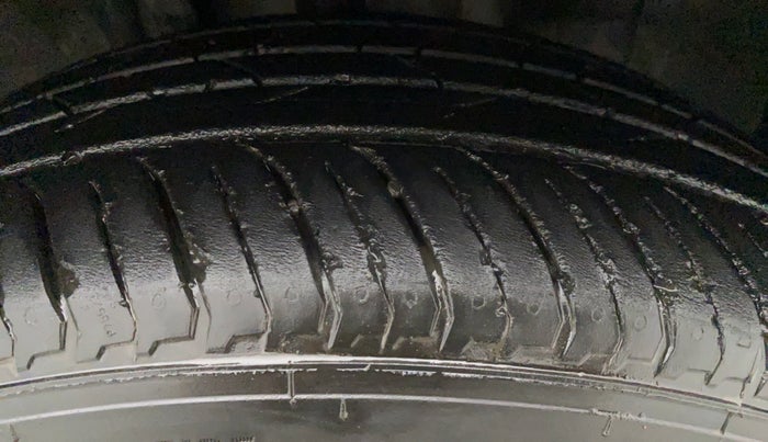 2022 Nissan MAGNITE XV PREMIUM TURBO CVT, Petrol, Automatic, 14,382 km, Left Rear Tyre Tread