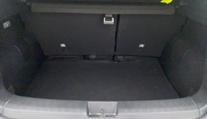 2022 Nissan MAGNITE XV PREMIUM TURBO CVT, Petrol, Automatic, 14,382 km, Boot Inside