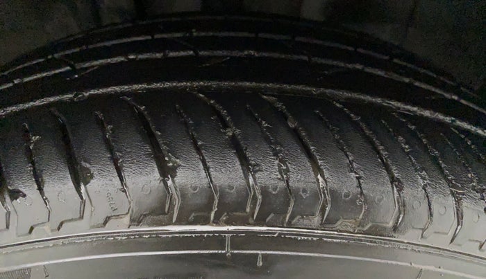 2022 Nissan MAGNITE XV PREMIUM TURBO CVT, Petrol, Automatic, 14,382 km, Right Front Tyre Tread