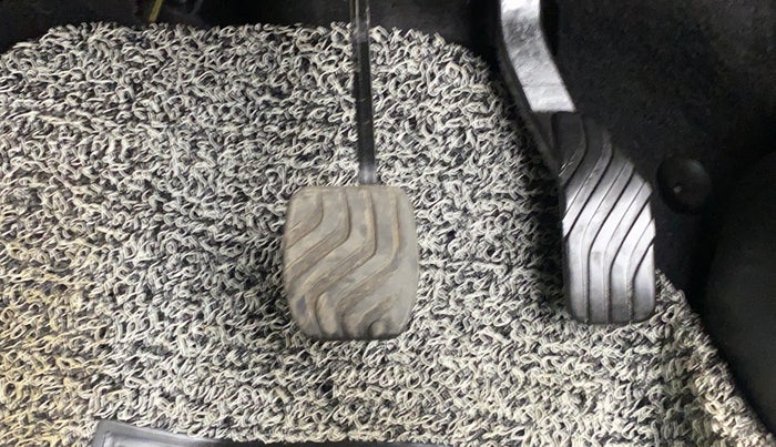 2022 Nissan MAGNITE XV PREMIUM TURBO CVT, Petrol, Automatic, 14,382 km, Pedals