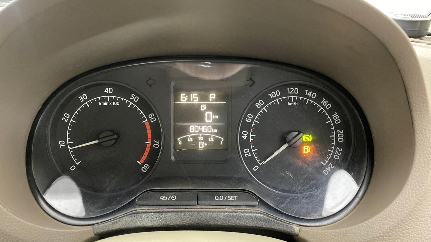 2014 Skoda Rapid ELEGANCE 1.6 MPI MT, Petrol, Manual, 80,416 km, Odometer Image