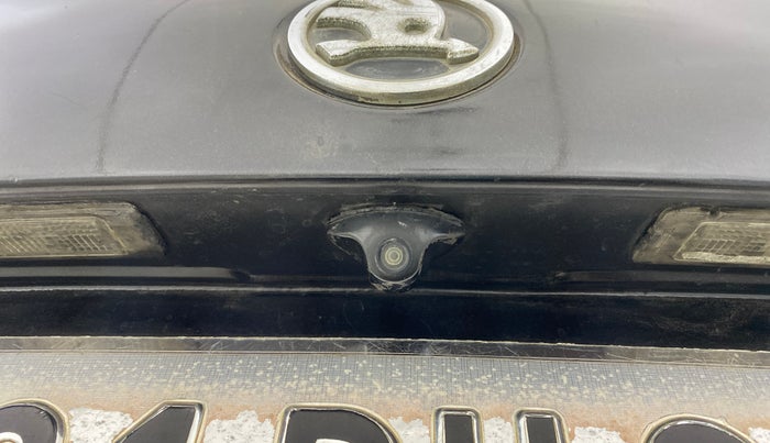 2014 Skoda Rapid ELEGANCE 1.6 MPI MT, Petrol, Manual, 80,416 km, Parking Camera