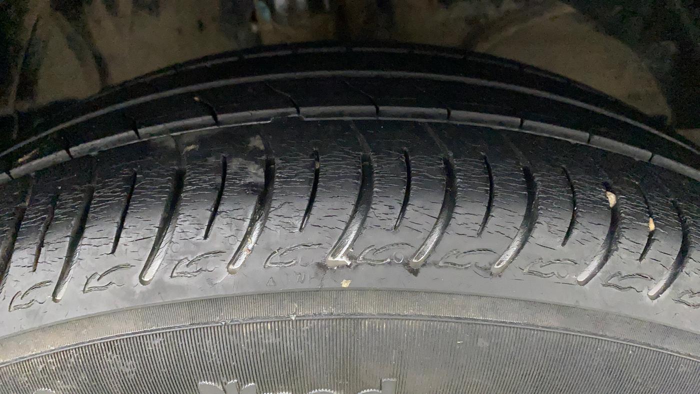 2019 Maruti Baleno SIGMA PETROL 1.2, Petrol, Manual, 32,894 km, Left Front Tyre Tread