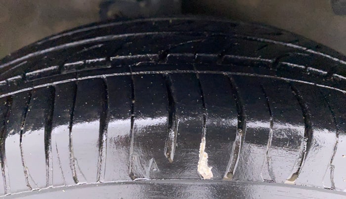 2015 Maruti Celerio ZXI AMT, Petrol, Automatic, 67,505 km, Right Front Tyre Tread
